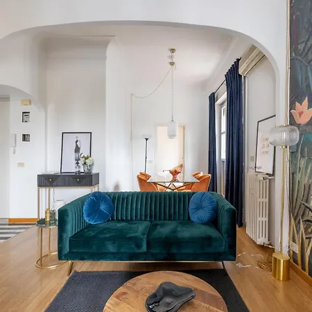 Elegant Penthouse With Terrace