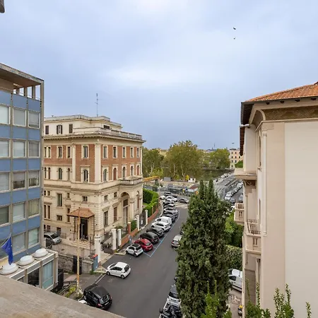 Elegant Penthouse With Terrace