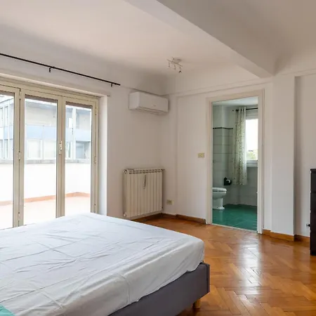 Apartman Elegant Penthouse With Terrace