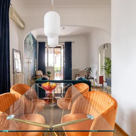 Elegant Penthouse With Terrace Apartman