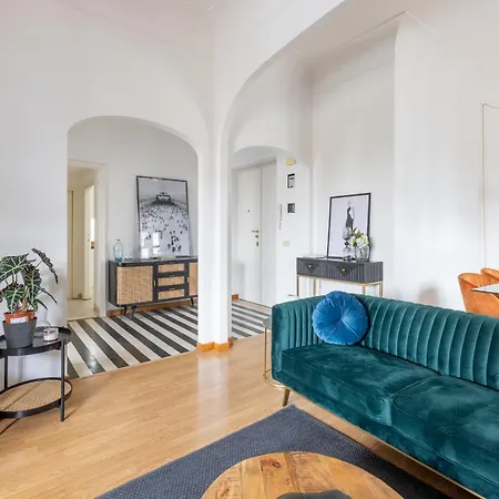 Elegant Penthouse With Terrace *