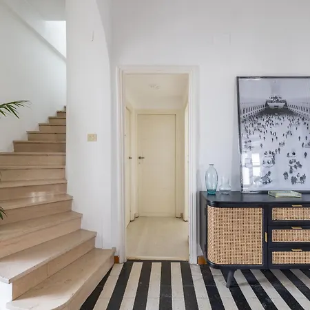 Elegant Penthouse With Terrace Apartman *