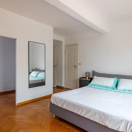 Elegant Penthouse With Terrace *